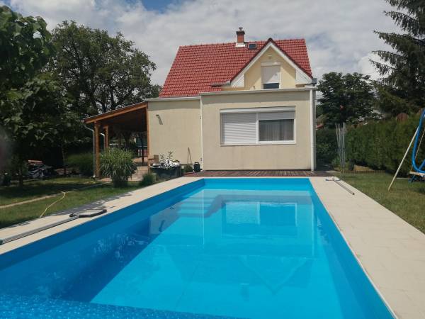 eladó családi ház, Erdőkertes
