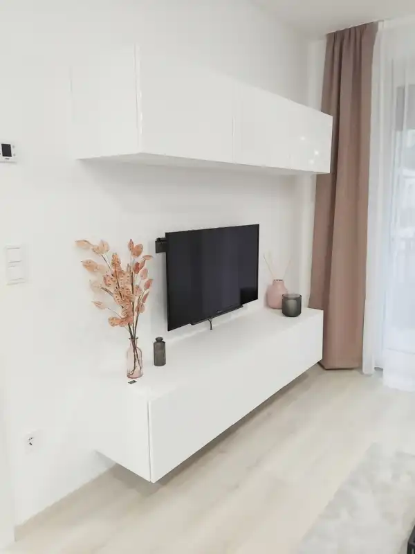 Kiadó téglalakás, Budapest, IX. kerület 1+1 szoba 38 m² 300 E Ft/hó